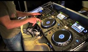 DJ Tutorial: How to Mix  & Chop Old School Tunes